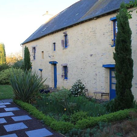 L'Ancien Presbytere Hotel Monterfil Bagian luar foto