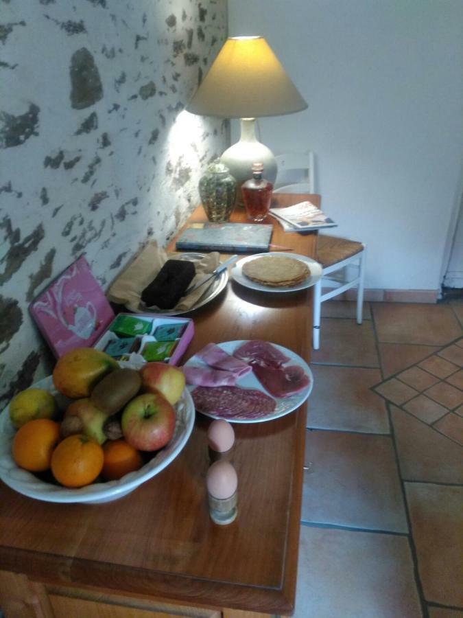 L'Ancien Presbytere Hotel Monterfil Bagian luar foto